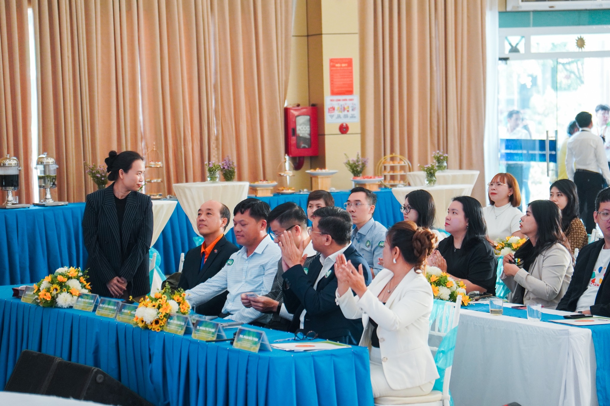 Dịch Vụ Tổ Chức Hội Nghị Khách Hàng Chuyên Nghiệp Tại  Suối Tiên