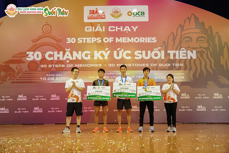 Trao Thưởng Giải Chạy Trao Thưởng Giải Chạy