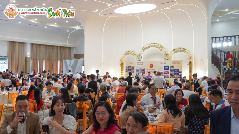 Tổ chức hội thảo tại Diamond Palace (Suối Tiên) với không gian sang trọng và đầy đủ tiện nghi