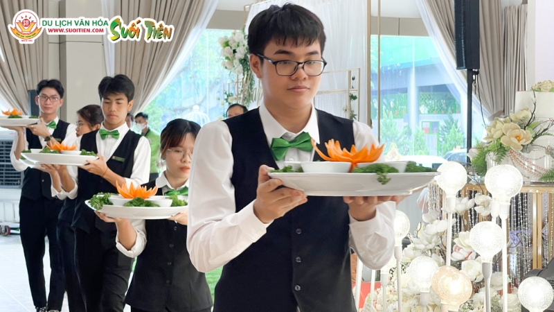 Khi tổ chức dịch vụ catering cần tuân thủ quy định pháp lý và tiêu chuẩn ngành 