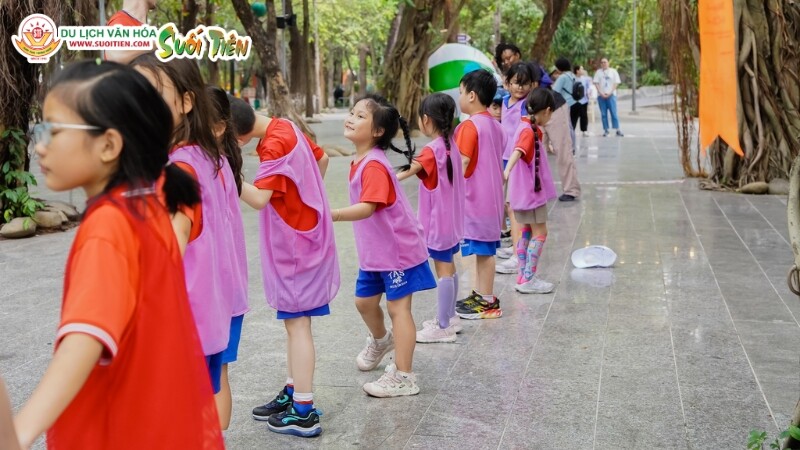 Xây dựng niềm tin tạo môi trường làm việc cởi mở nơi các thành viên tin tưởng và hỗ trợ nhau