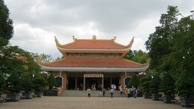 Ch&ugrave;a Hoằng Ph&aacute;p toạ lạc tại x&atilde; H&oacute;c M&ocirc;n, TP.HCM (Nguồn: Sưu Tầm)