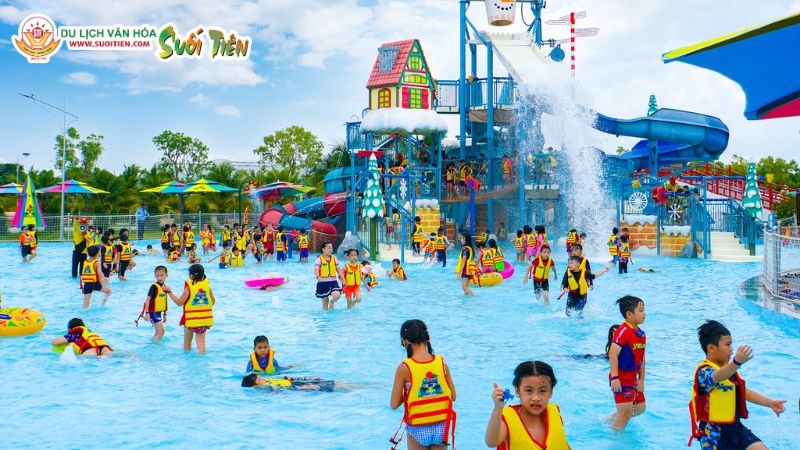 Công viên nước Amazing Bay - Sơn Tiên (Nguồn: Sưu Tầm)