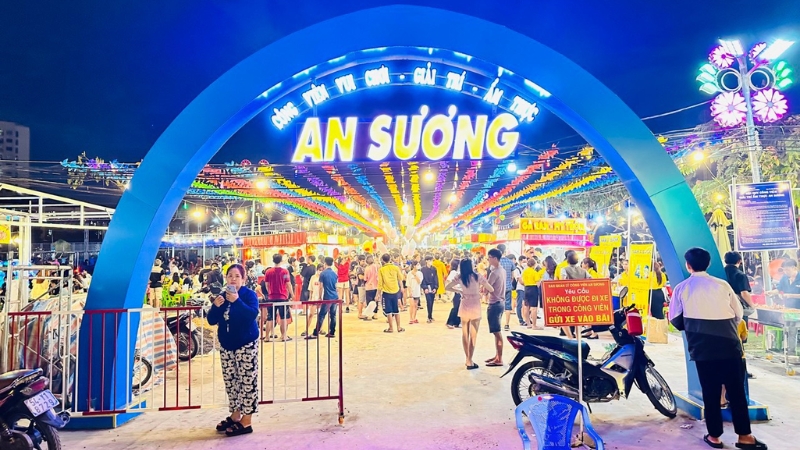 Thiên đường ẩm thực và giải trí An Sương thu hút nhiều sự quan tâm của giới trẻ (Nguồn: Sưu Tầm)