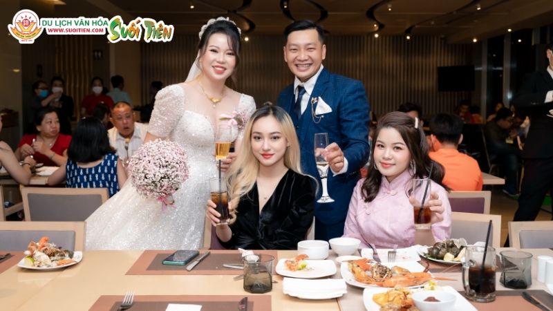 Đám cưới Gỗ tượng trưng cho sự vững chắc và bền bỉ như gỗ