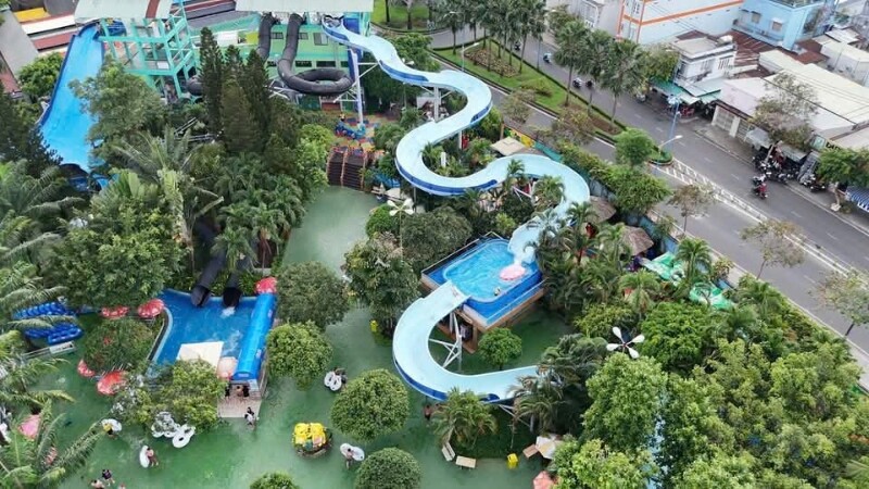 Công viên Đầm Sen Nước thiên đường vui chơi mát mẻ với nhiều trò chơi dưới nước hấp dẫn (Nguồn: Sưu tầm)