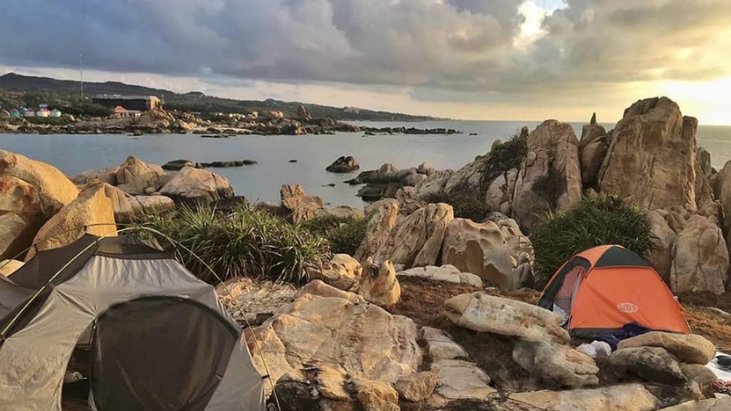 Mũi Kê Gà nổi bật khung cảnh hoang sơ và bãi biển yên tĩnh (Nguồn: Sưu tầm) Mũi Kê Gà nổi bật khung cảnh hoang sơ và bãi biển yên tĩnh (Nguồn: Sưu tầm)