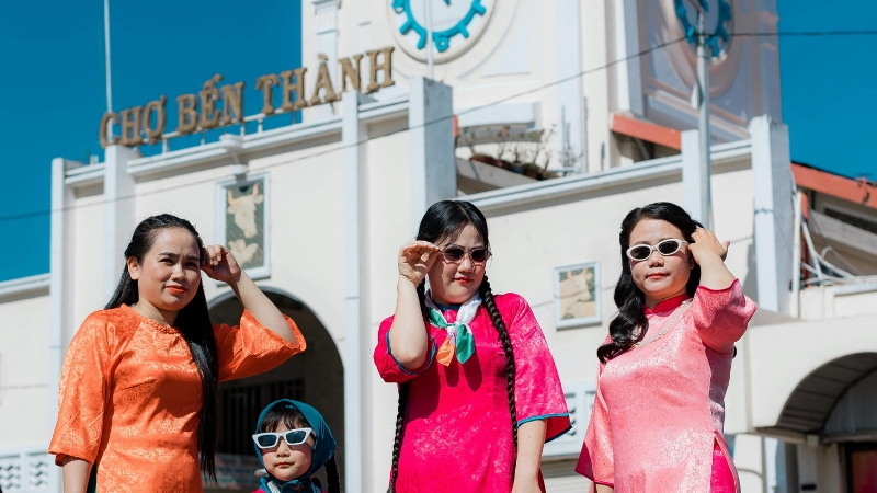 Góc chụp Tết Sài Gòn hối hả và đậm chất xưa tại Chợ Bến Thành (Nguồn: Sưu Tầm)