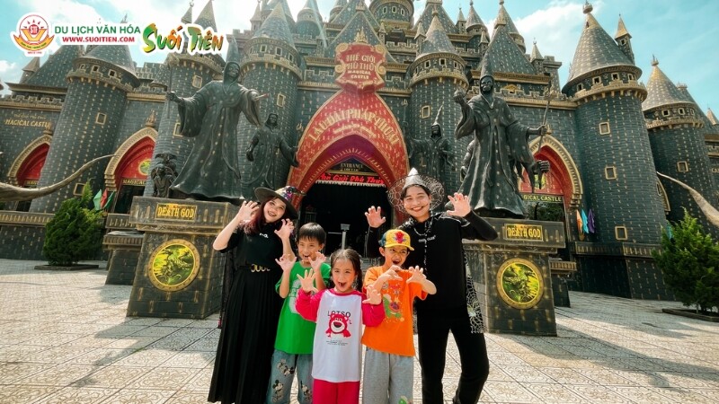 Chú ý lựa chọn trang phục phù hợp khi đi chơi Halloween tại Sài Gòn 