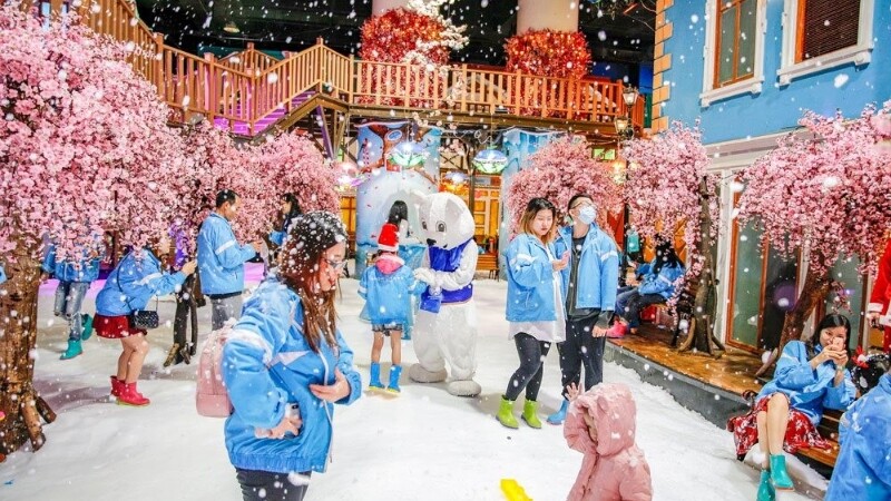 Snow Town mang cảm giác thị trấn tuyết lãng mạn ngay giữa Sài Gòn (Nguồn: Sưu tầm)