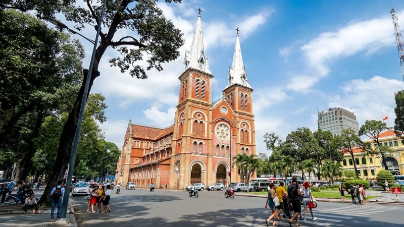 Nhà thờ Đức Bà kết hợp phong cách Roman và Gothic độc đáo Nhà thờ Đức Bà kết hợp phong cách Roman và Gothic độc đáo