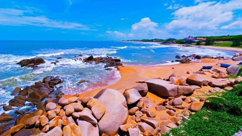 Biển Long Hải yên bình, ít đông đúc hơn biển Vũng Tàu Biển Long Hải yên bình, ít đông đúc hơn biển Vũng Tàu