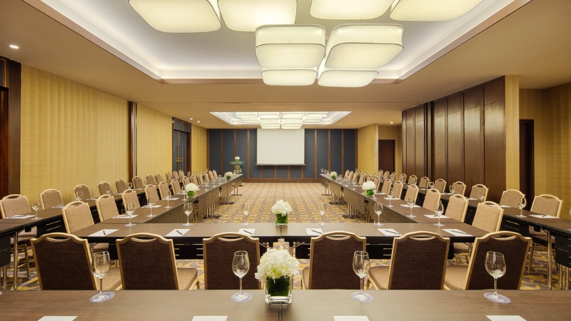Phòng hội nghị sang trọng tại trung tâm tổ chức sự kiện Sheraton