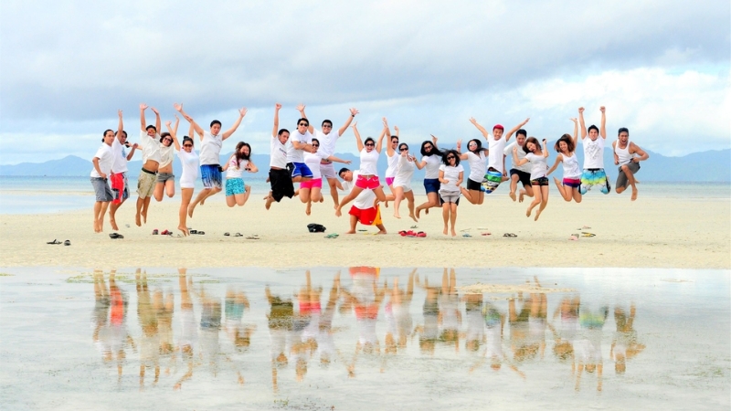 Team building kết hợp nghỉ dưỡng tại biển Hồ Tràm với bãi cát trắng và nước biển trong xanh