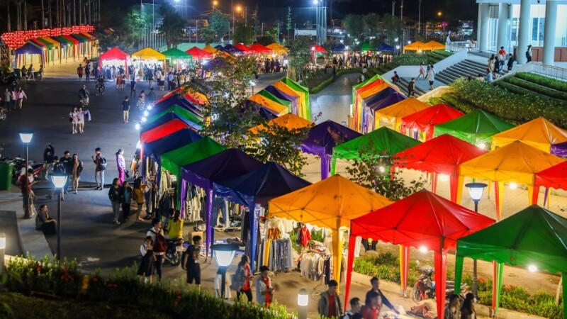 Làng Đại học là địa điểm vui chơi ở Thủ Đức được nhiều giới trẻ ưa thích (Nguồn: Sưu Tầm) Làng Đại học là địa điểm vui chơi ở Thủ Đức được nhiều giới trẻ ưa thích (Nguồn: Sưu Tầm)