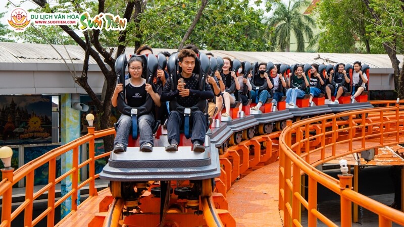 Đến Khu du lịch Suối Tiên trải nghiệm trò chơi cảm giác mạnh Tàu lượn Sky Bounder Đến Khu du lịch Suối Tiên trải nghiệm trò chơi cảm giác mạnh Tàu lượn Sky Bounder