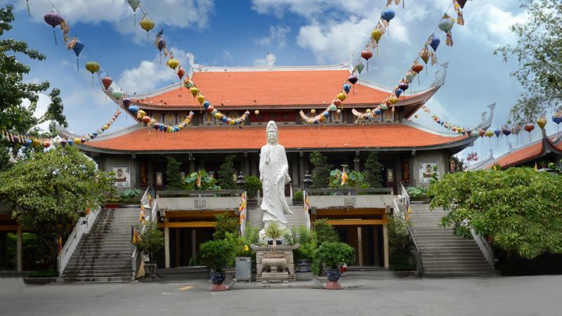 Ch&ugrave;a Vĩnh Nghi&ecirc;m &ndash; địa điểm du lịch t&acirc;m linh tại TP.HCM