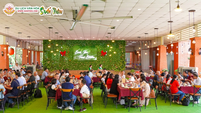 Ẩm thực lễ hội Suối Tiên ngày Noel