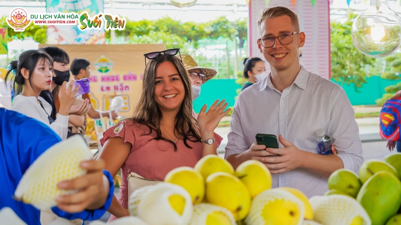 Suối Tiên sử dụng hình ảnh du khách để hỗ trợ hoạt động marketing và truyền thông