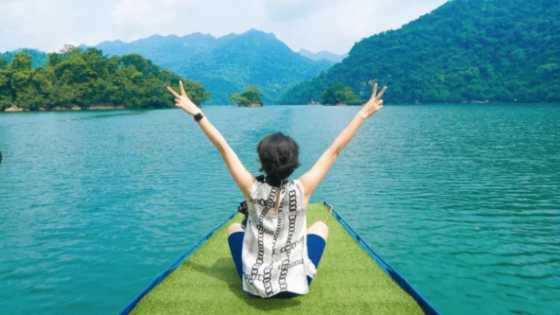 Trekking và đi thuyền tại các khu du lịch ở Việt Nam