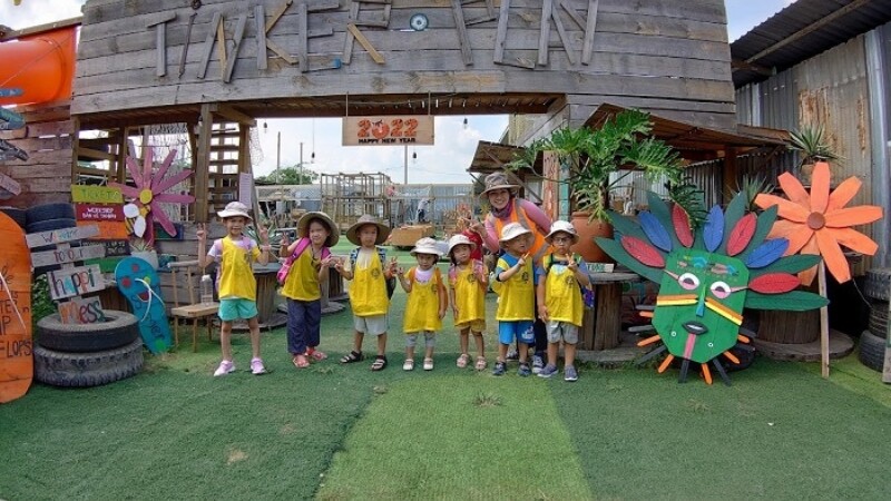 Tinker Play kết hợp không gian trong nhà và ngoài trời với nhiều trò chơi mạo hiểm (Nguồn: Sưu tầm)