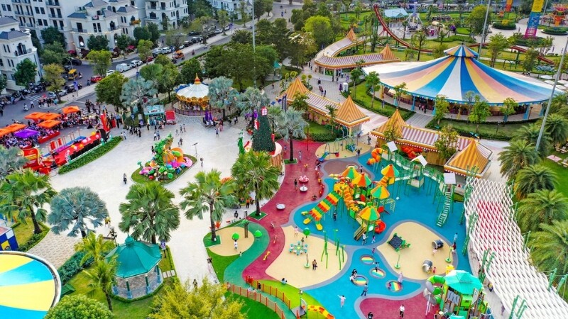 Công viên Grand Park tích hợp công viên nước “Tropical Island” và khu trò chơi “Enchanted Garden” Công viên Grand Park tích hợp công viên nước “Tropical Island” và khu trò chơi “Enchanted Garden”