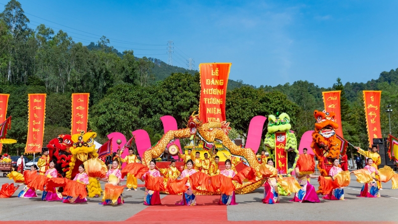 Lễ hội đền Vua Mai tôn vinh Hoàng đế Mai Thúc Loan và hào khí khởi nghĩa Hoan Châu