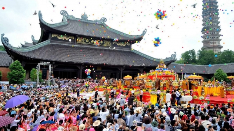 Lễ hội chùa Hương - Mỹ Đức với hành trình tâm linh lớn nhất, thuyền du xuân trên Suối Yến thơ mộng