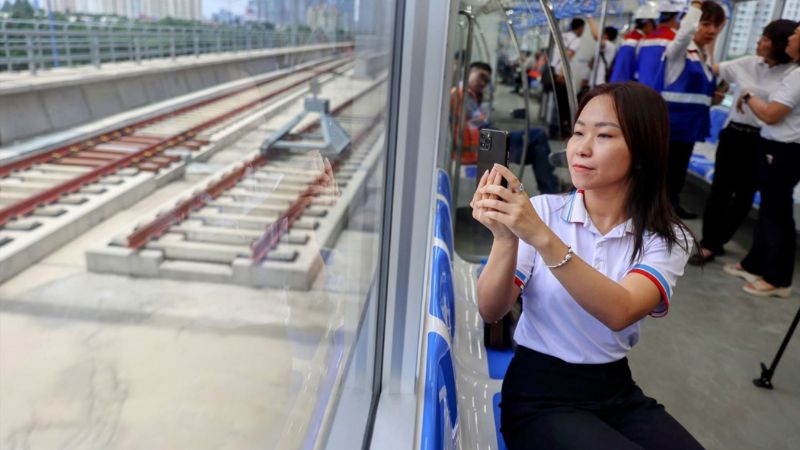 T&agrave;u Metro an to&agrave;n, tiện nghi tr&ecirc;n t&agrave;u metro Bến Th&agrave;nh Suối Ti&ecirc;n