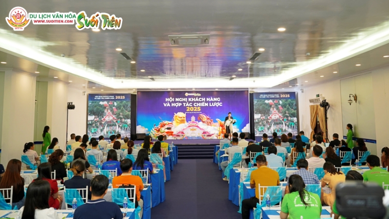 Meeting Tour là sự kết hợp 2 hình thức Association Meeting và Corporate Meeting