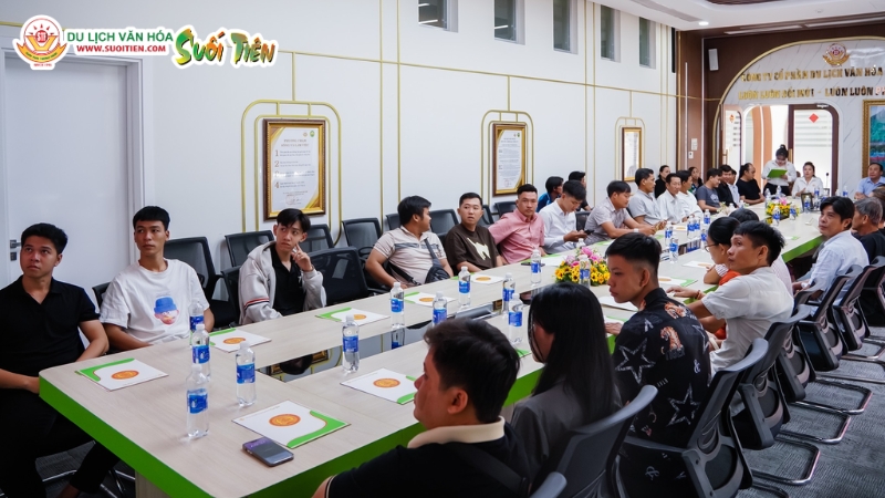 Convention Tour được chia thành 2 loại là hội nghị chủ nhà và hội nghị thường niên