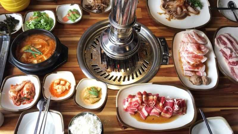 Buffet nướng sốt đa dạng ở Gogi BBQ nh&agrave; h&agrave;ng ngon ở Thủ Đức