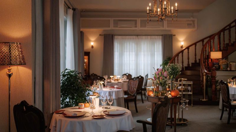 Fine dining kiểu Ph&aacute;p tại nh&agrave; h&agrave;ng ở Thủ Đức