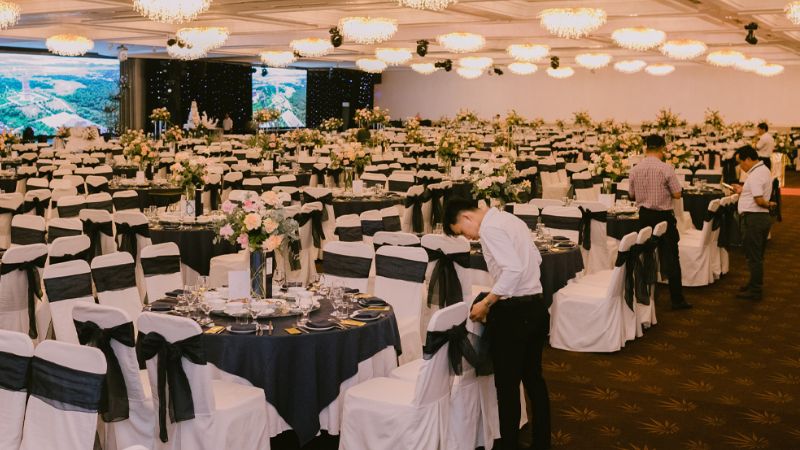 Nhà hàng tiệc cưới Riverside Palace hỗ trợ chu đáo từ khâu tư vấn đến tổ chức tiệc (Nguồn: Sưu Tầm)
