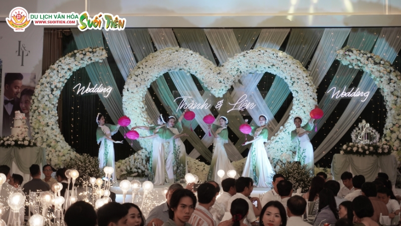 Diamond Palace nổi tiếng là nhà hàng tiệc cưới quận 9 sang trọng, cao cấp Diamond Palace nổi tiếng là nhà hàng tiệc cưới quận 9 sang trọng, cao cấp