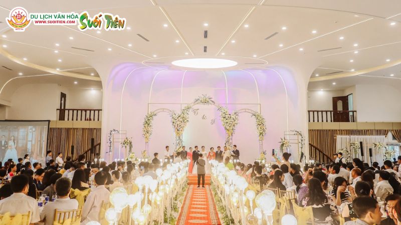 Không gian tiệc cưới ấm cúng, sang trọng tại Diamond Palace Suối Tiên