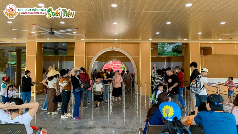 Mua vé tại quầy phù hợp với khách hàng chưa có sự chuẩn bị trước