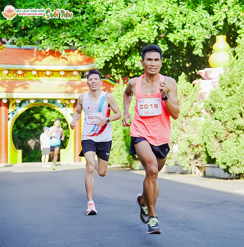 BẠN ĐÃ SẴN SÀNG GIA NHẬP ĐƯỜNG ĐUA FAMILY FUN RUN 2026  TẠI SUỐI TIÊN?