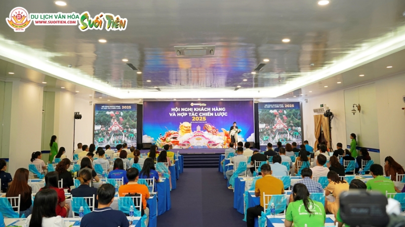 Tổ chức hội nghị là quá trình chuẩn bị và thực hiện một sự kiện để trao đổi thông tin Tổ chức hội nghị là quá trình chuẩn bị và thực hiện một sự kiện để trao đổi thông tin