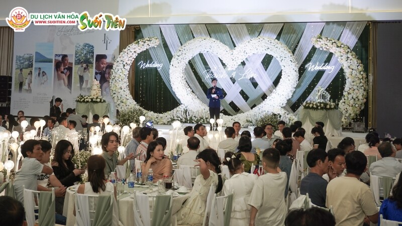 Tổ chức sự kiện đám cưới trang trọng tại Suối Tiên