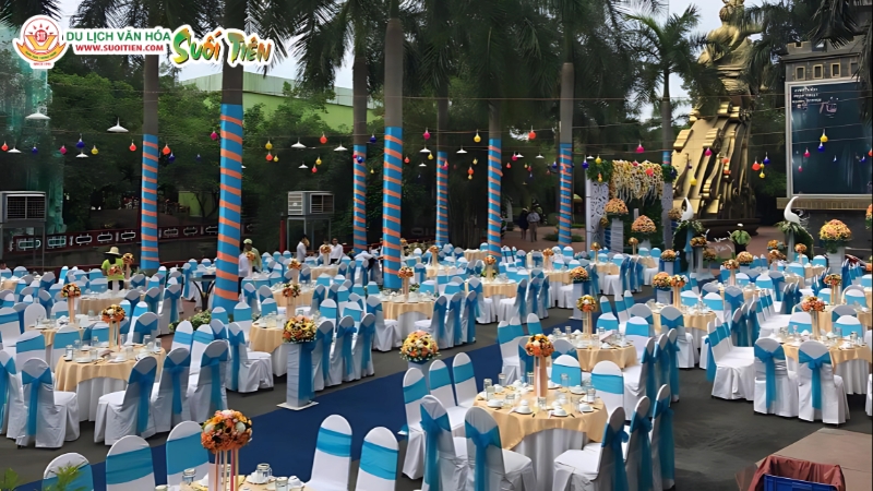 Tiệc ngoài trời tại KDL Suối Tiên mang đến không gian tổng kết mát mẻ, gần gũi Tiệc ngoài trời tại KDL Suối Tiên mang đến không gian tổng kết mát mẻ, gần gũi