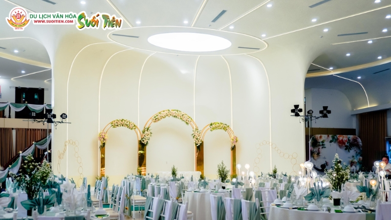 Dịch vụ tổ chức tiệc cưới trọn gói tại Nhà hàng Diamond Palace Suối Tiên
