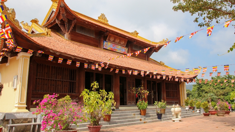 C&ocirc;n Đảo miền đất linh thi&ecirc;ng ph&ugrave; hợp du lịch 1 ng&agrave;y 