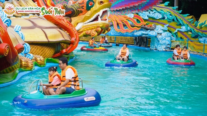 Trải nghiệm các trò chơi gia đình tại du thuyền Tứ linh