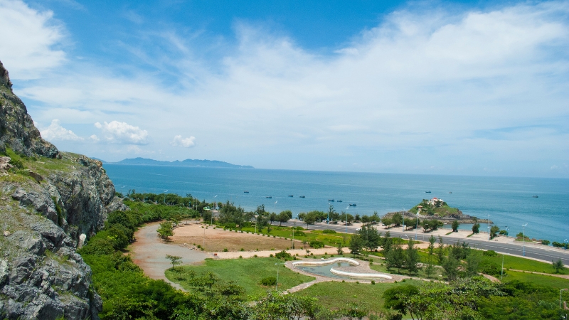 Vũng Tàu có bờ biển xanh, nhiều hoạt động giải trí mang đến tour teambuilding 1 ngày thư giãn (Nguồn: Sưu tầm) Vũng Tàu có bờ biển xanh, nhiều hoạt động giải trí mang đến tour teambuilding 1 ngày thư giãn (Nguồn: Sưu tầm)