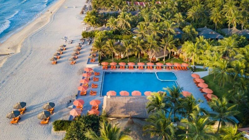 Phan Thiết nổi tiếng với bãi biển xanh biếc phù hợp cho hoạt động teambuilding 2 ngày 1 đêm ngoài trời (Sưu tầm: Internet) Phan Thiết nổi tiếng với bãi biển xanh biếc phù hợp cho hoạt động teambuilding 2 ngày 1 đêm ngoài trời (Sưu tầm: Internet)