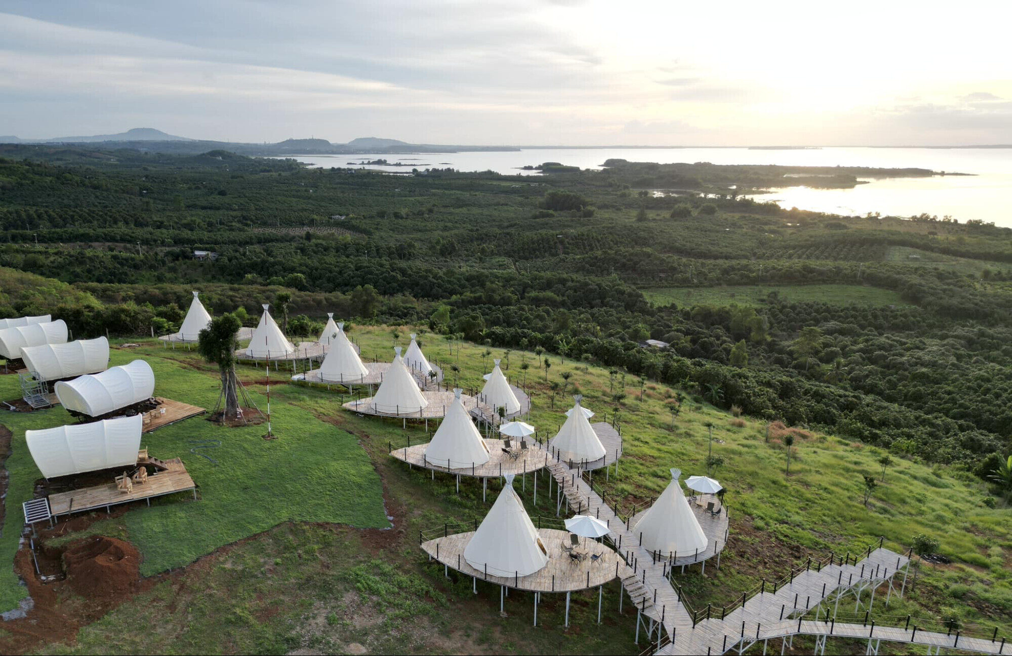 La Ngà - Trị An là địa điểm tổ chức teambuilding 2 ngày 1 đêm trong xanh, mát lành (Sưu tầm: Internet) La Ngà - Trị An là địa điểm tổ chức teambuilding 2 ngày 1 đêm trong xanh, mát lành (Sưu tầm: Internet)