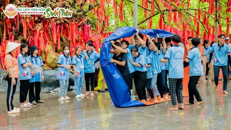 Trò chơi “Bánh xe kết nối” gắn kết tinh thần đồng đội chặt chẽ Trò chơi “Bánh xe kết nối” gắn kết tinh thần đồng đội chặt chẽ
