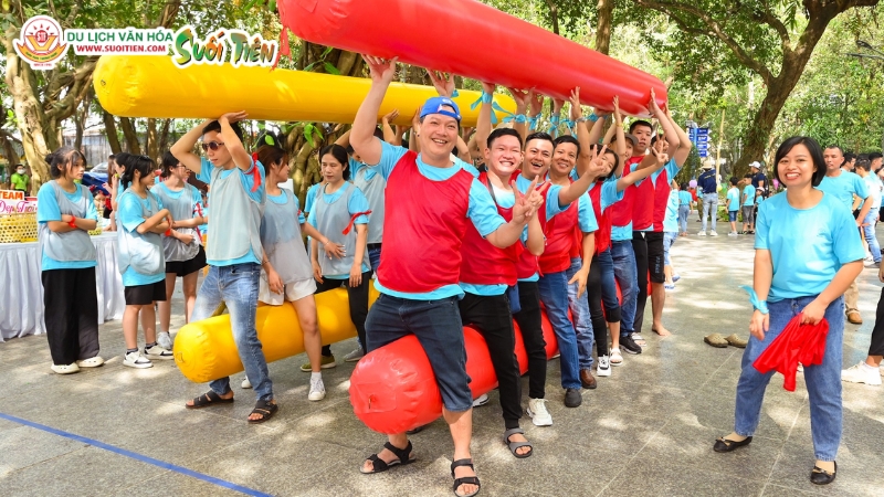 Tiệc liên hoan cuối năm kết hợp team building cho doanh nghiệp