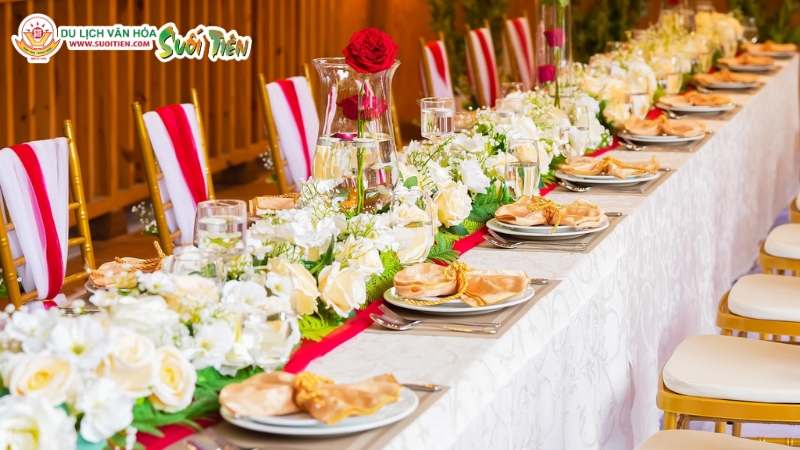 Diamond Palace – Suối Tiên nổi bật với không gian sang trọng và thực đơn đa dạng